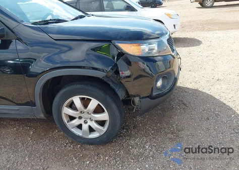 2013 Kia Sorento Lx z USA, uszkodzony, nr VIN 5XYKT3A13DG395638